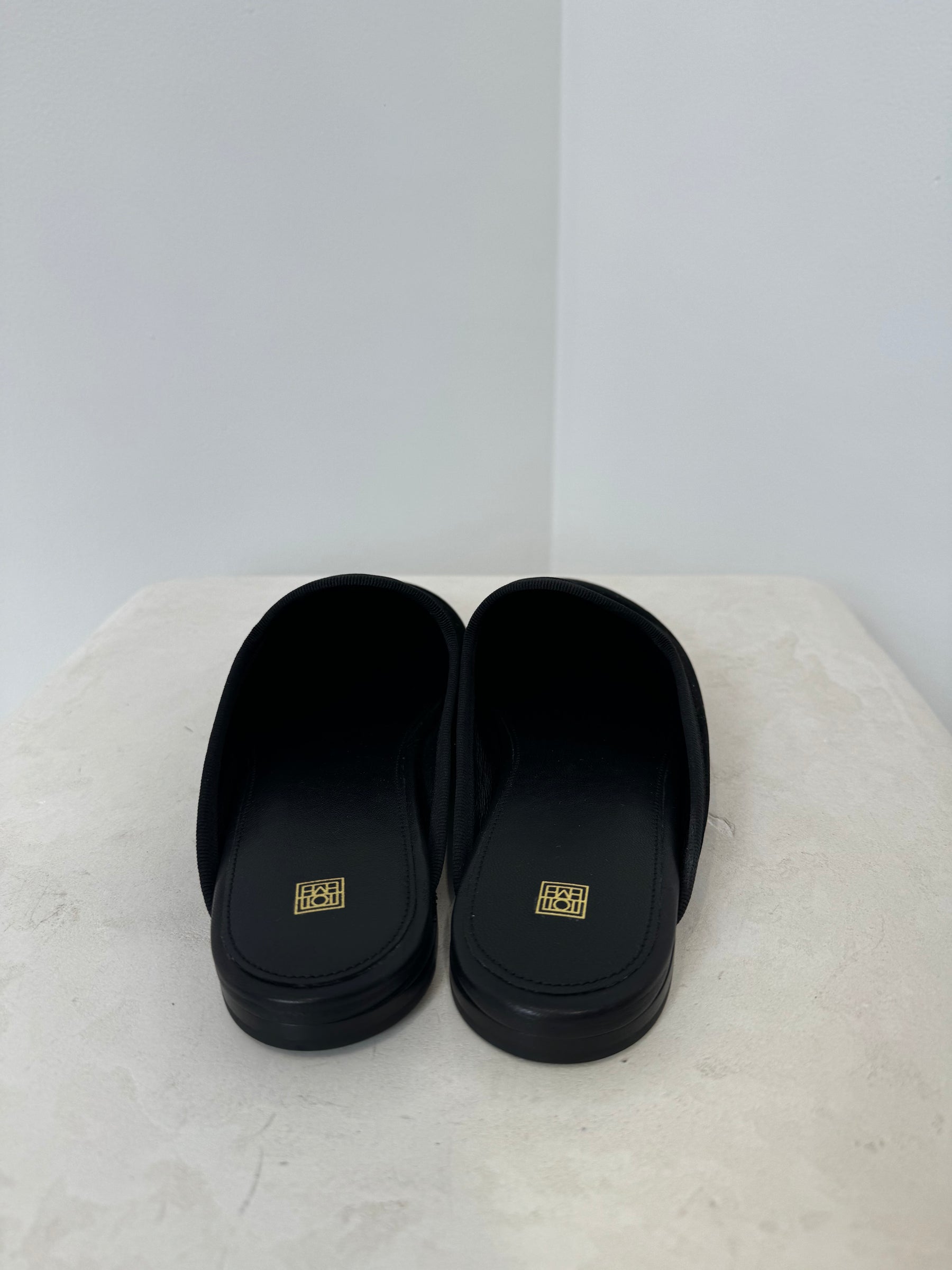 Totême Black Velvet Slipper Mules, 39