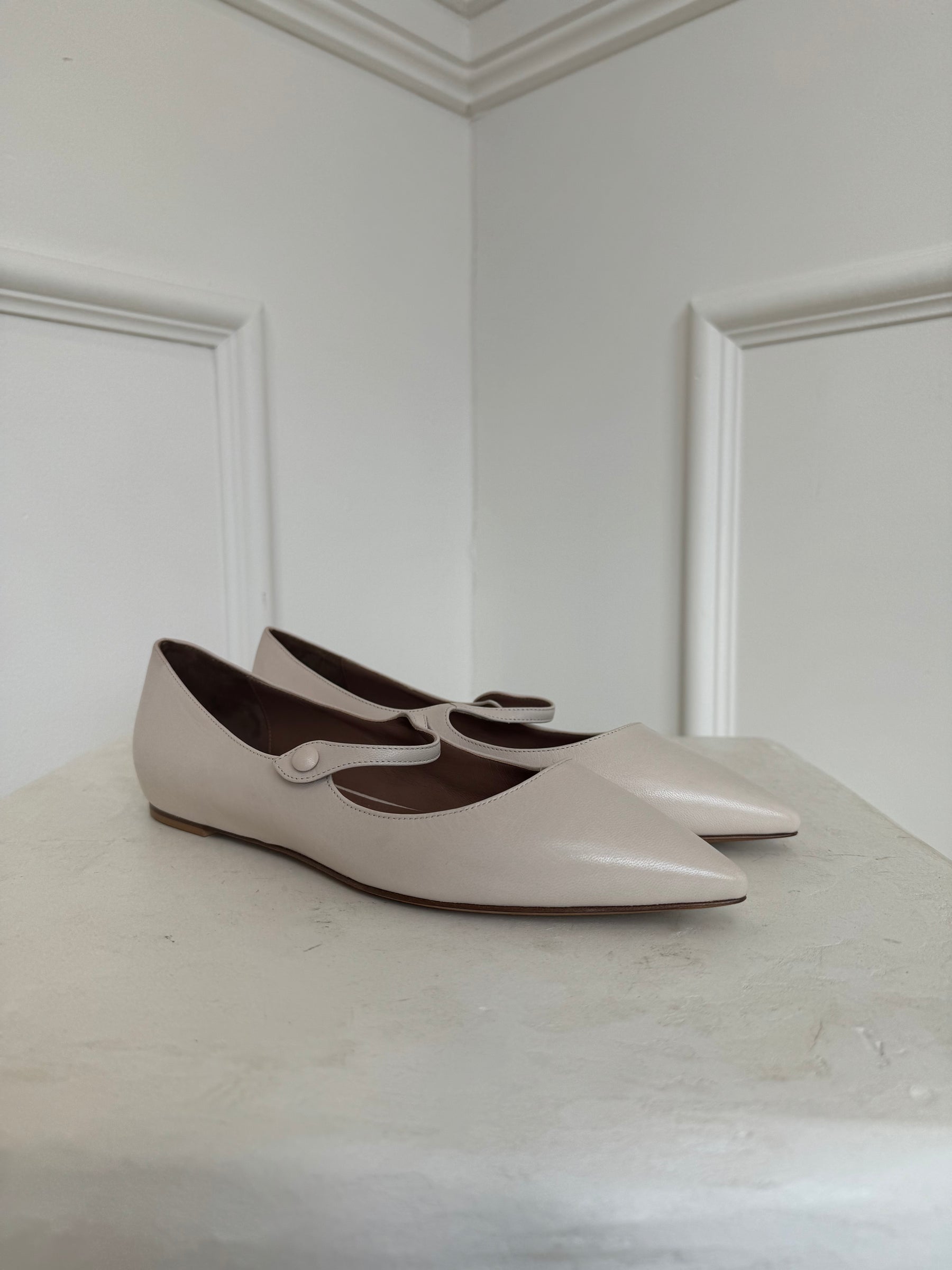 Tabitha Simmons Cream Leather Pointed Flats, 37.5