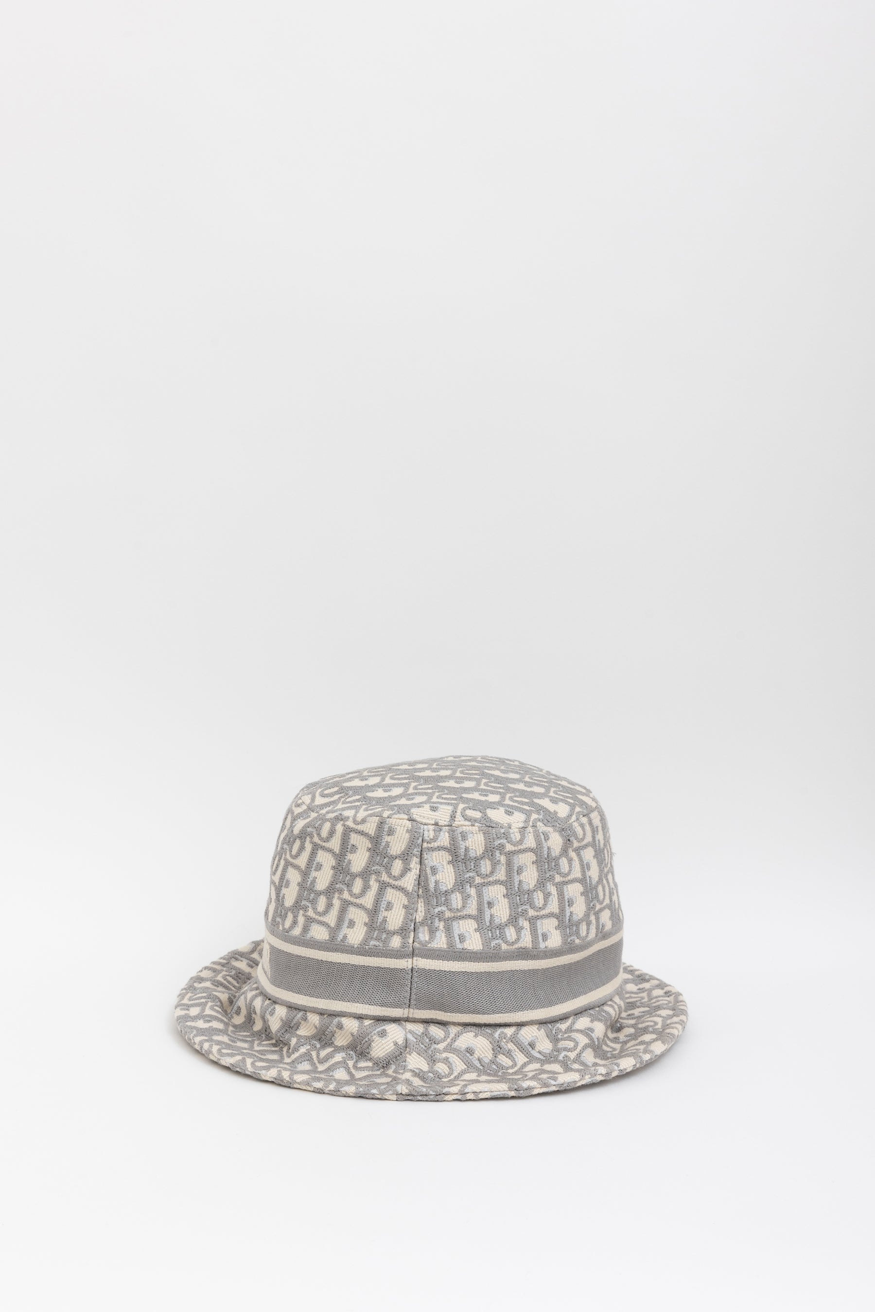 Oblique Small Brim Bucket Hat White