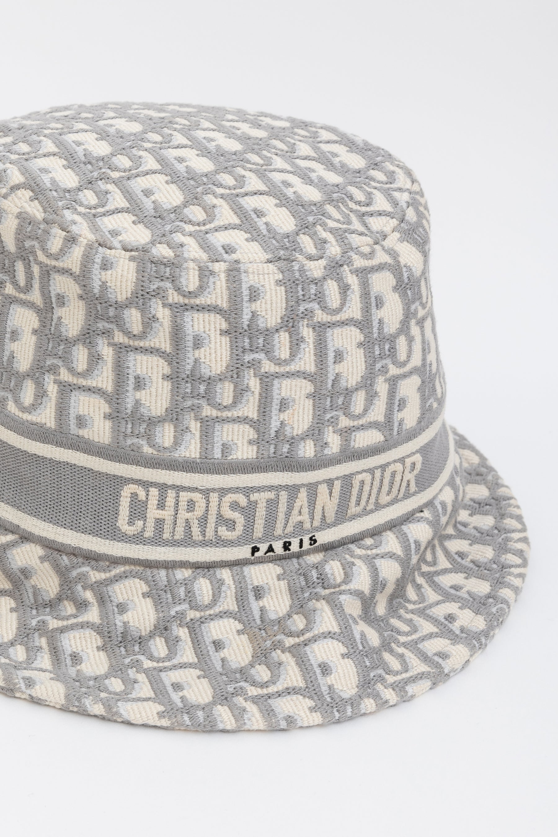 Oblique Small Brim Bucket Hat White