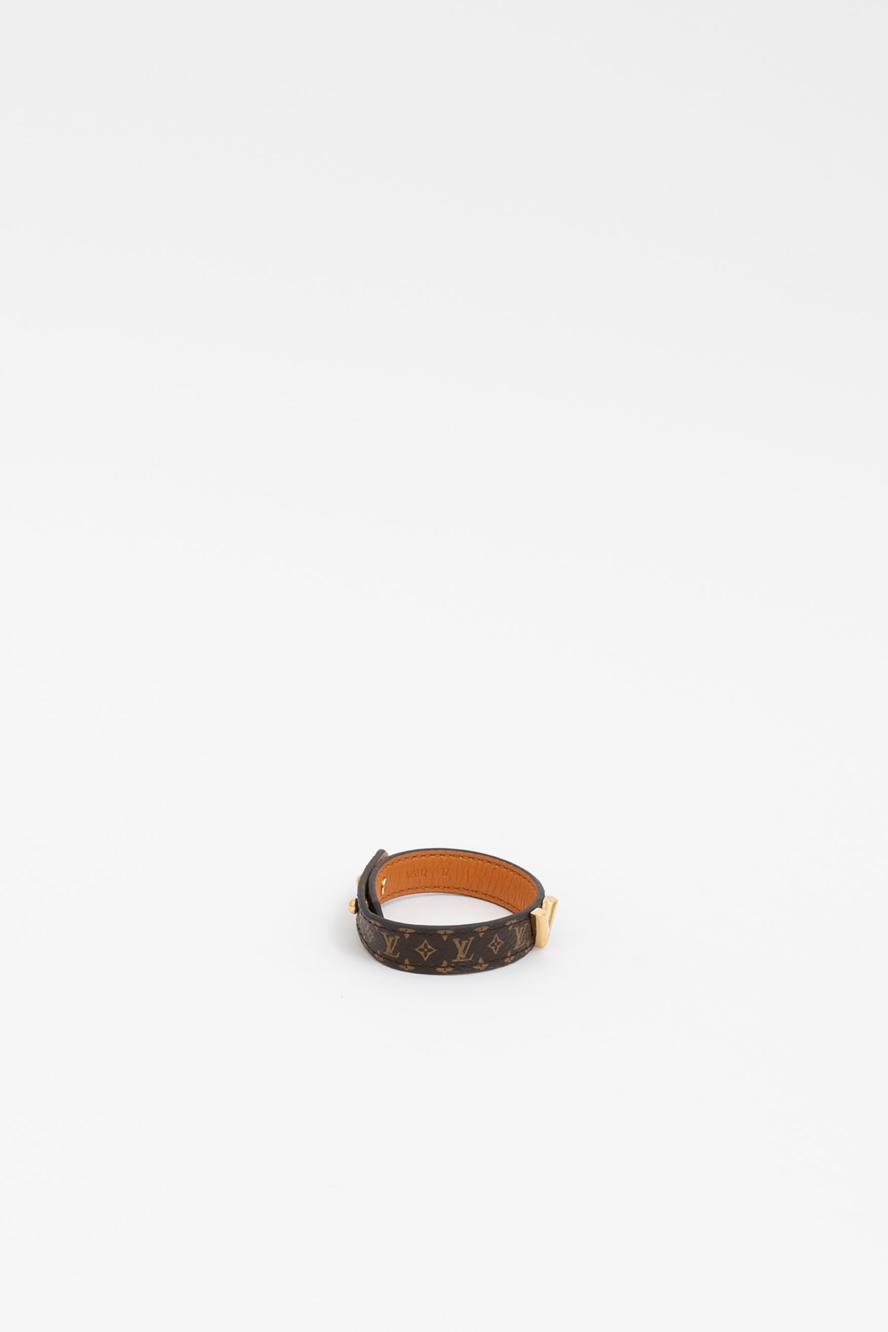 Monogram Essential V Bracelet 17