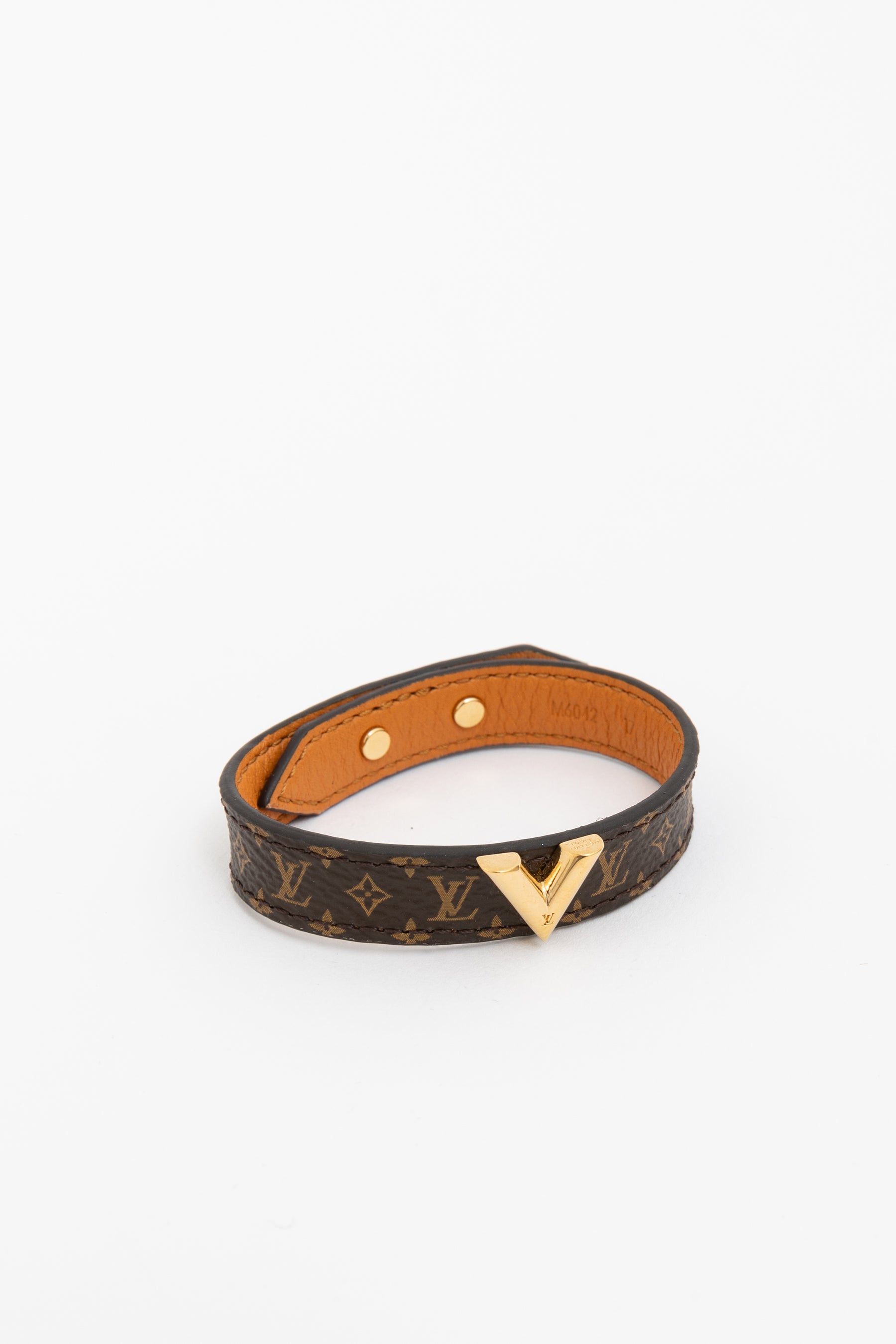 Monogram Essential V Bracelet 17