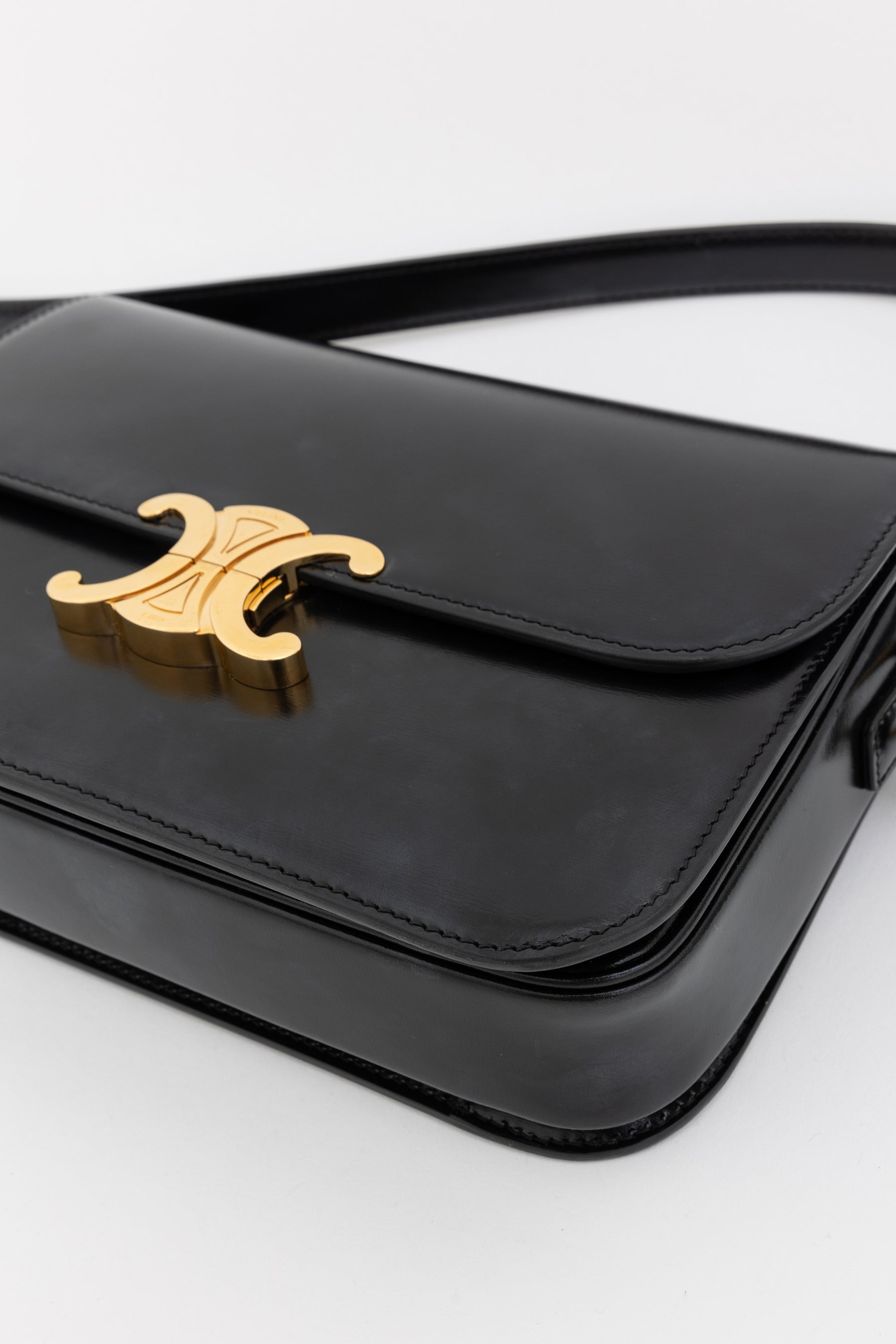 Classique Triomphe Shoulder Bag