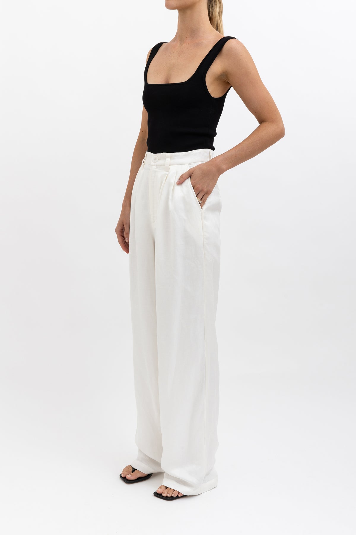 Pleat Front Trouser