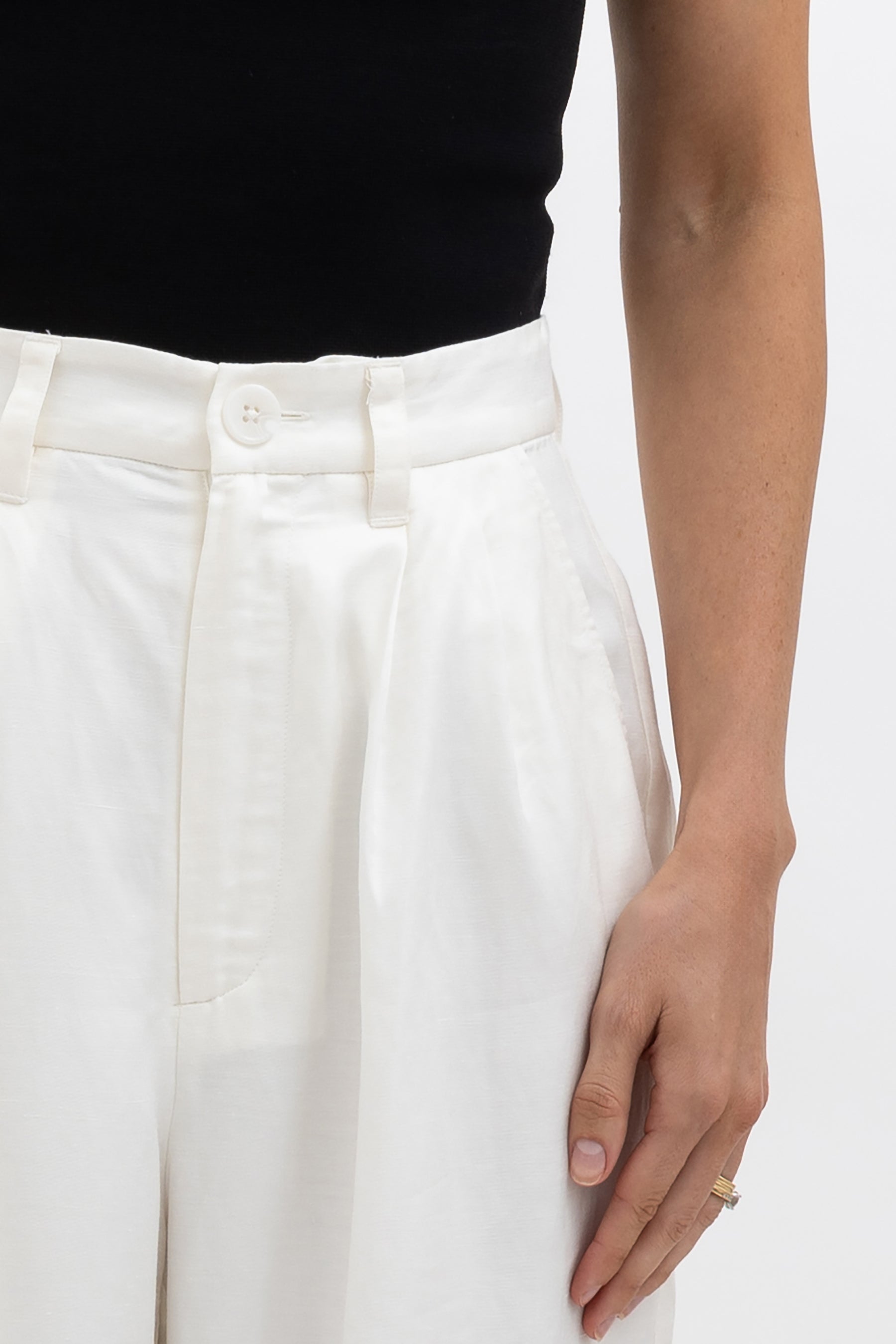 Pleat Front Trouser