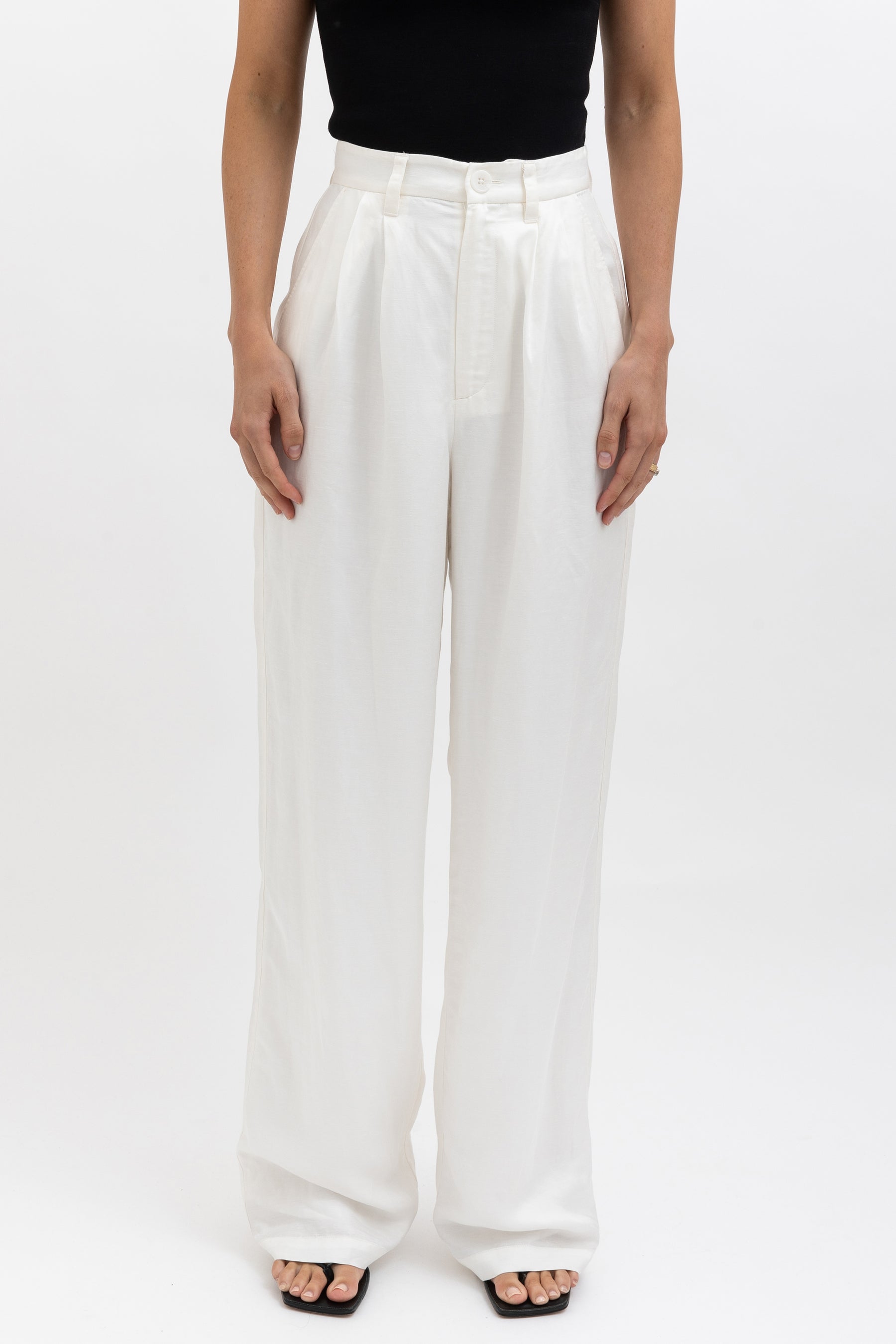 Pleat Front Trouser