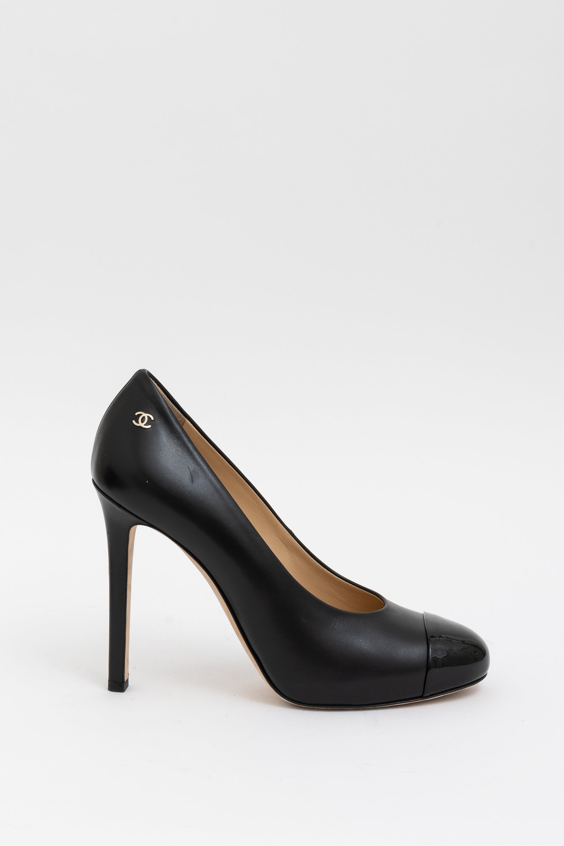 Pumps With Patent Toe Detail