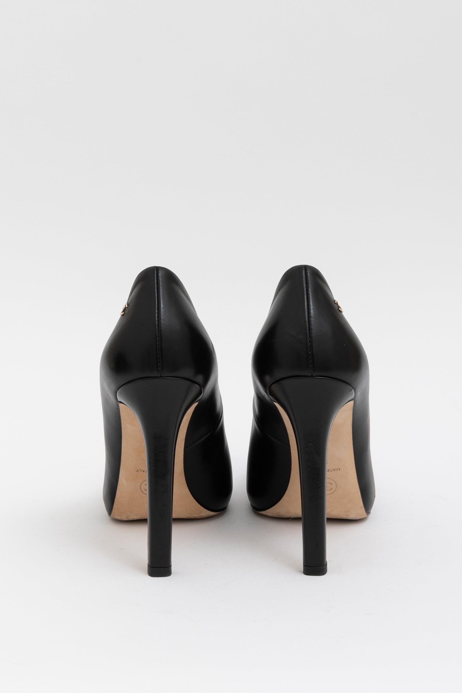 Pumps With Patent Toe Detail