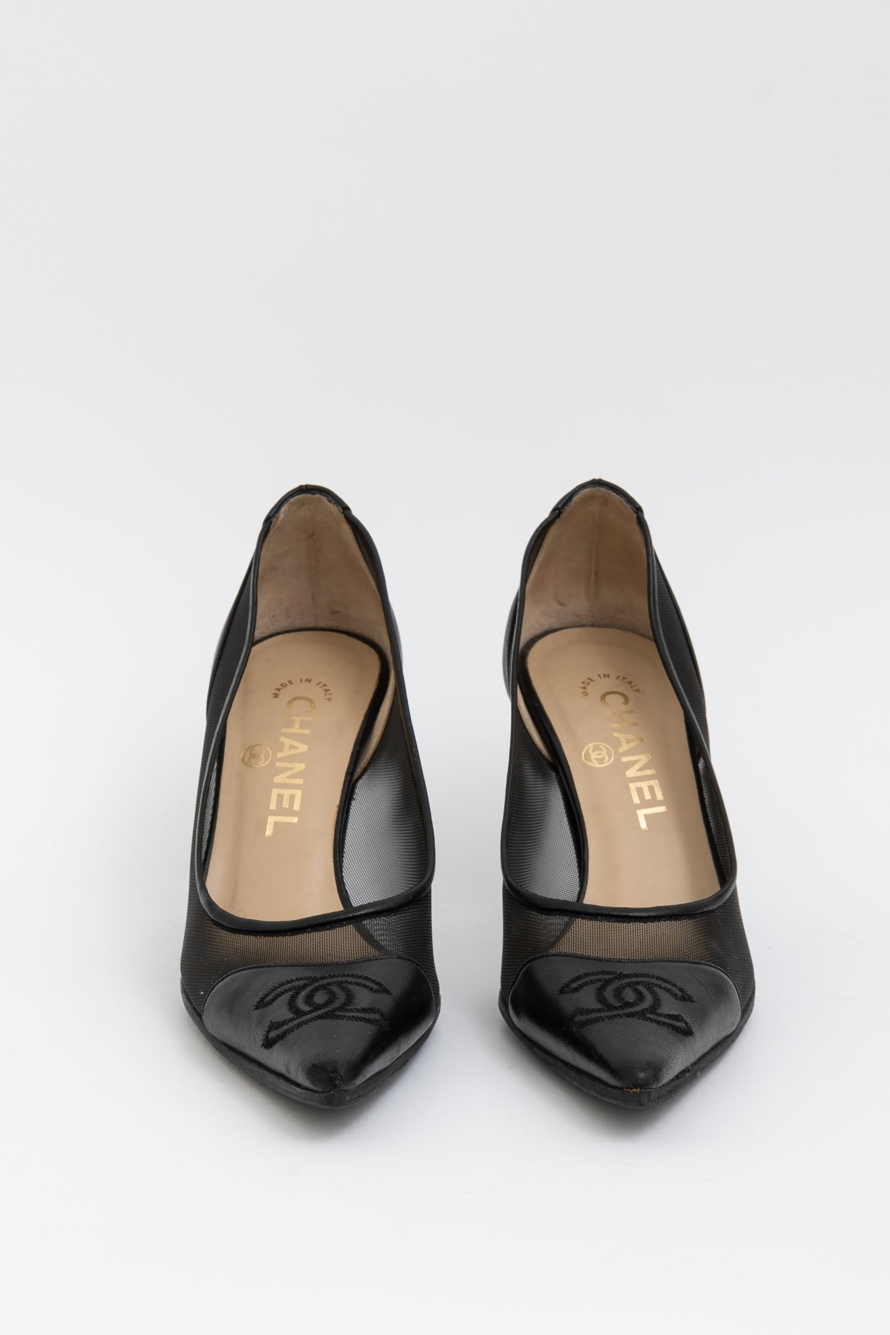 Pointed Logo Pump