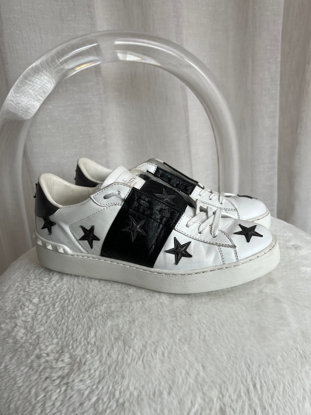 Valentino White and Black Leather Star Embellished Sneakers, 40