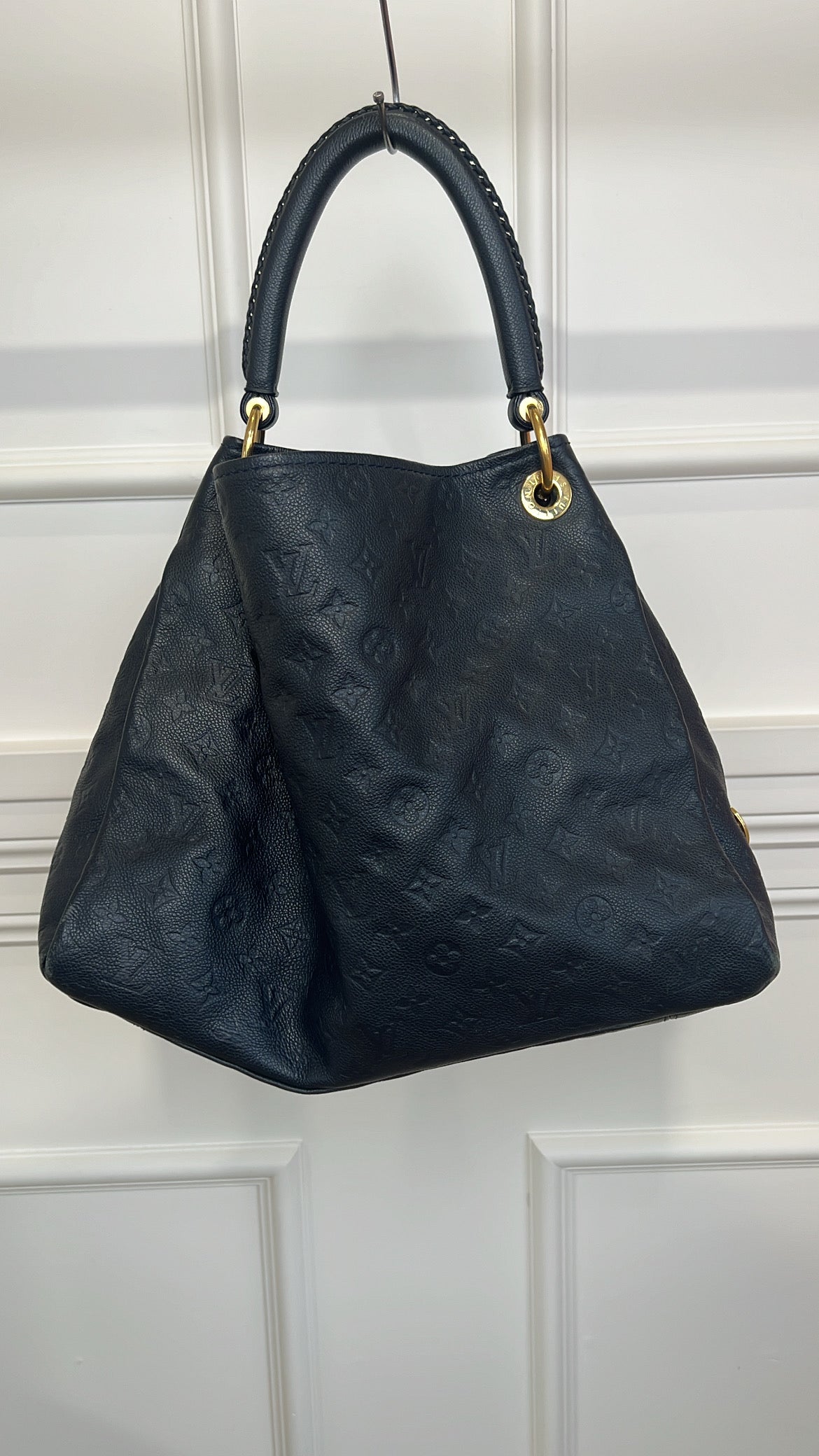 Louis Vuitton Black Monogram Leather Artsy MM Bag