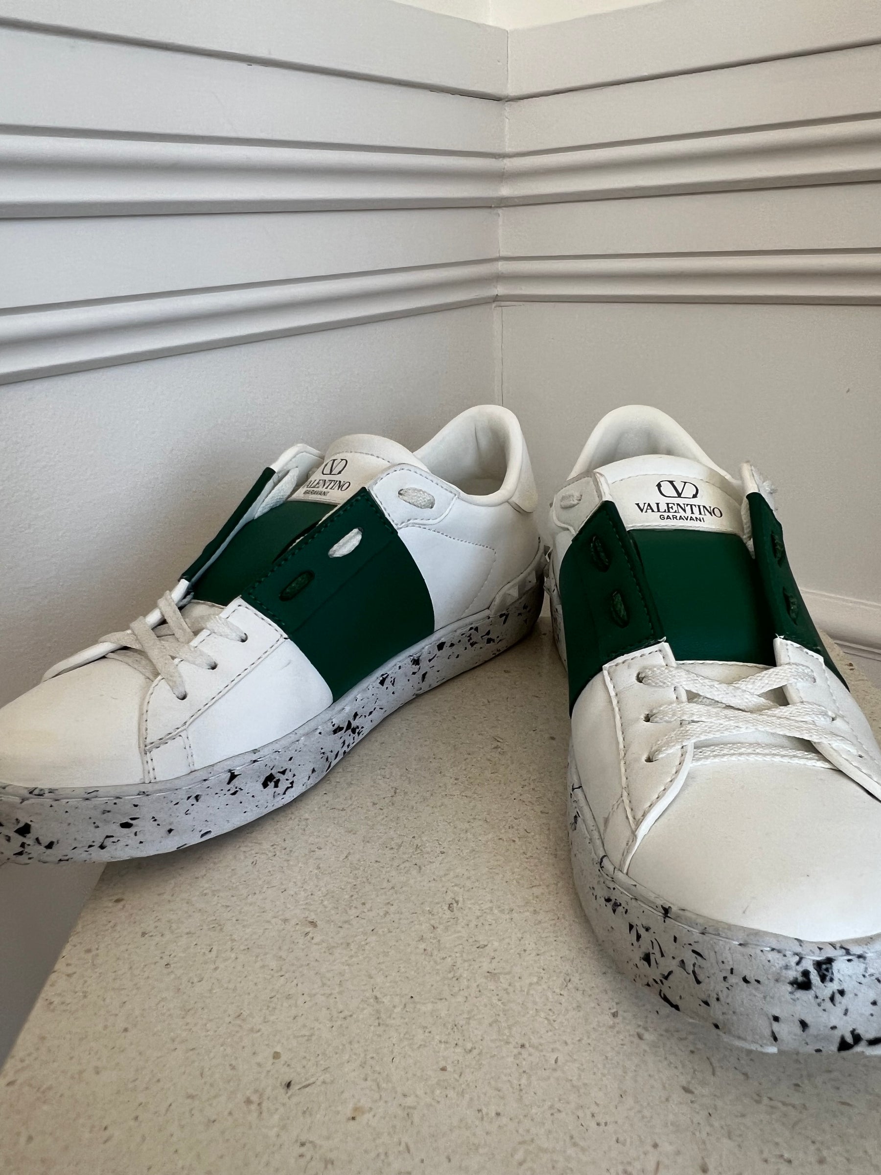 Valentino Garavani White and Green Open Two Tone Rockstud Sneakerss, 40.5