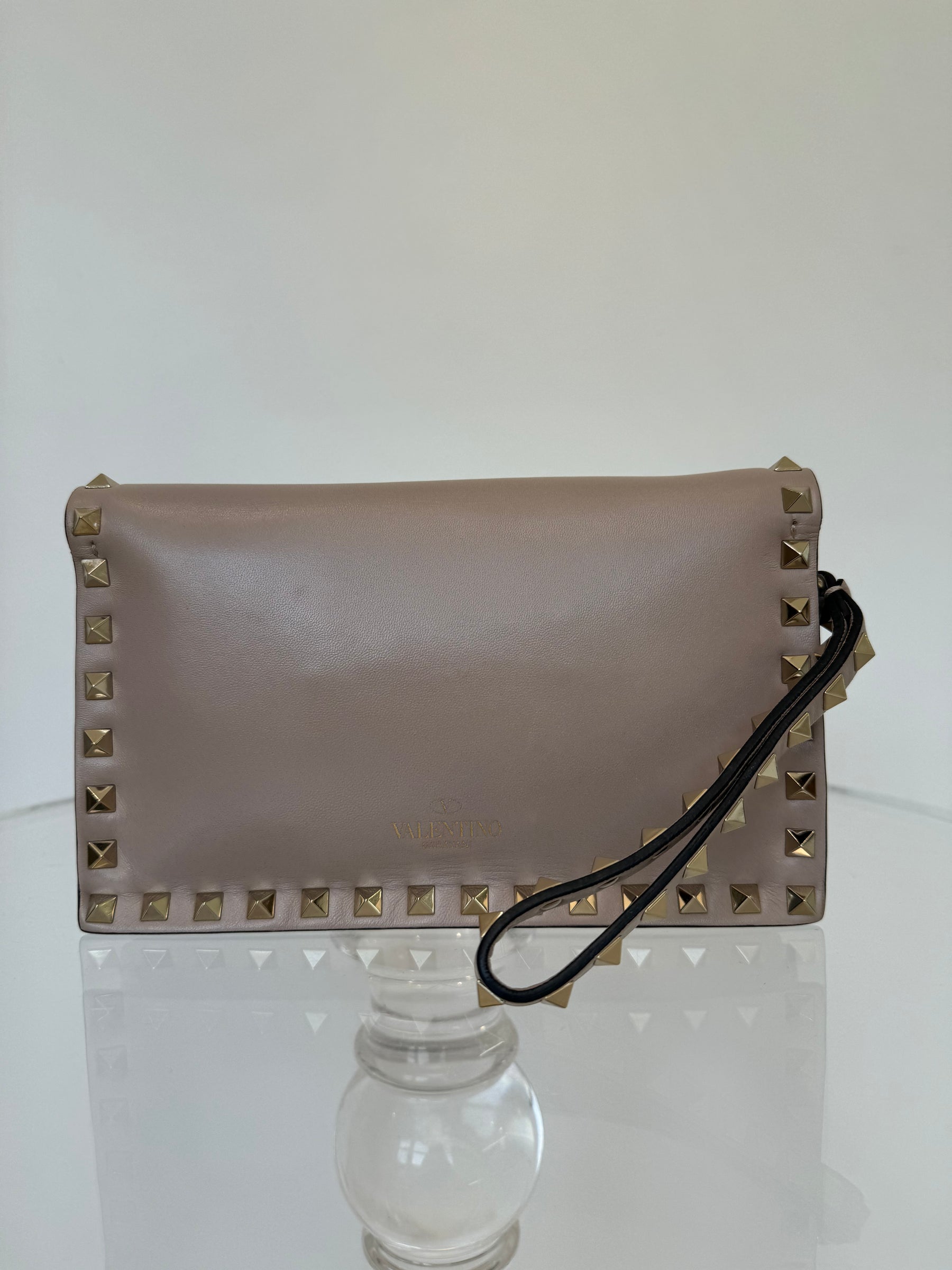 Valentino Garavani Rockstud Leather Wristlet Pink Beige