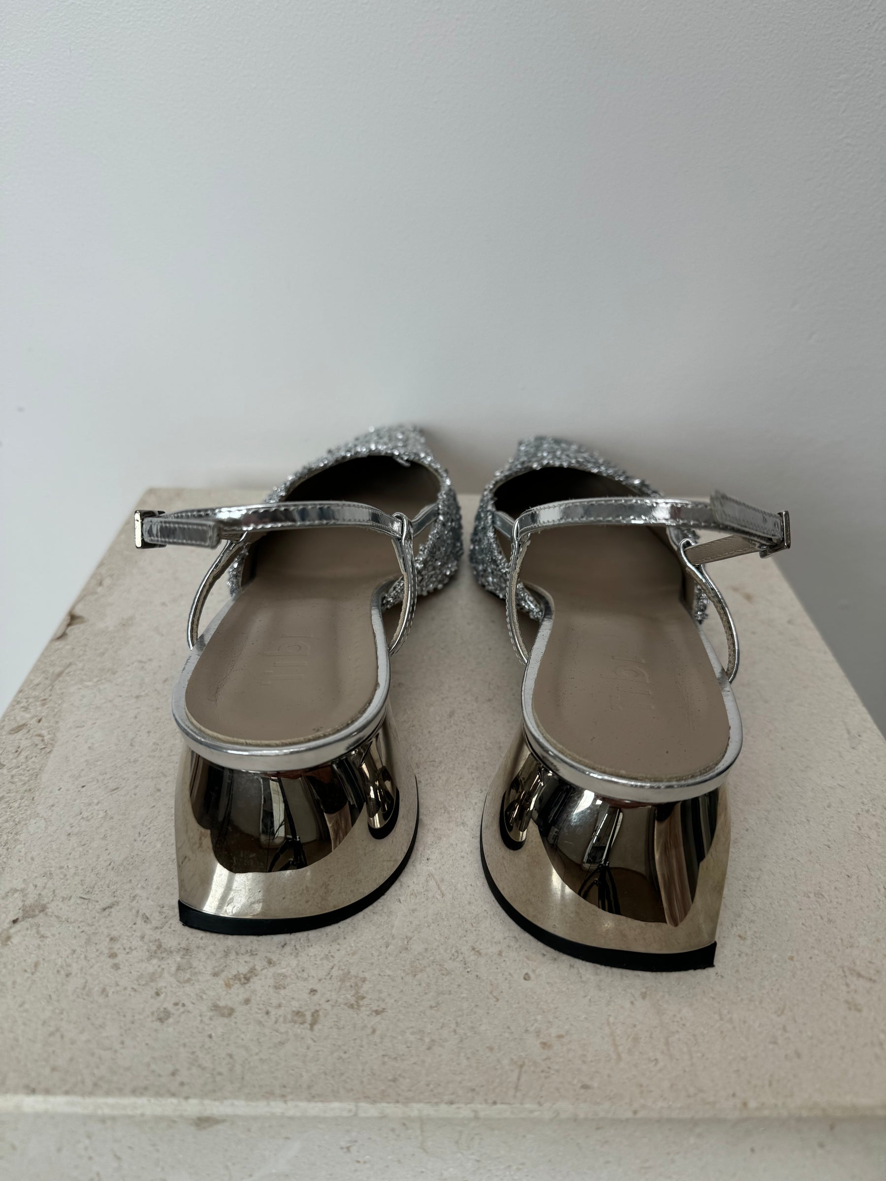 Tibi Victor Curley Slingback Pumps Silver, 39