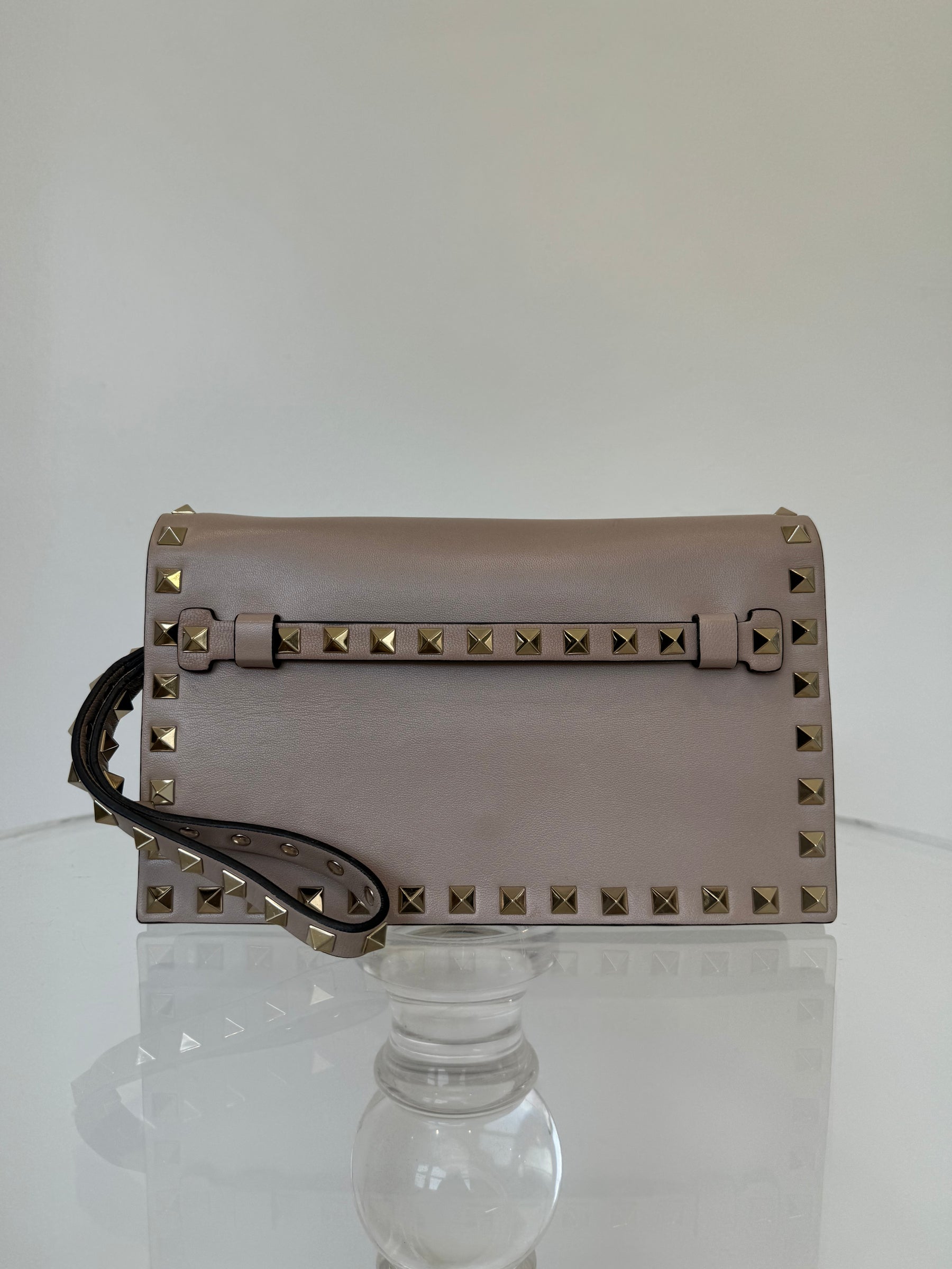 Valentino Garavani Rockstud Leather Wristlet Pink Beige