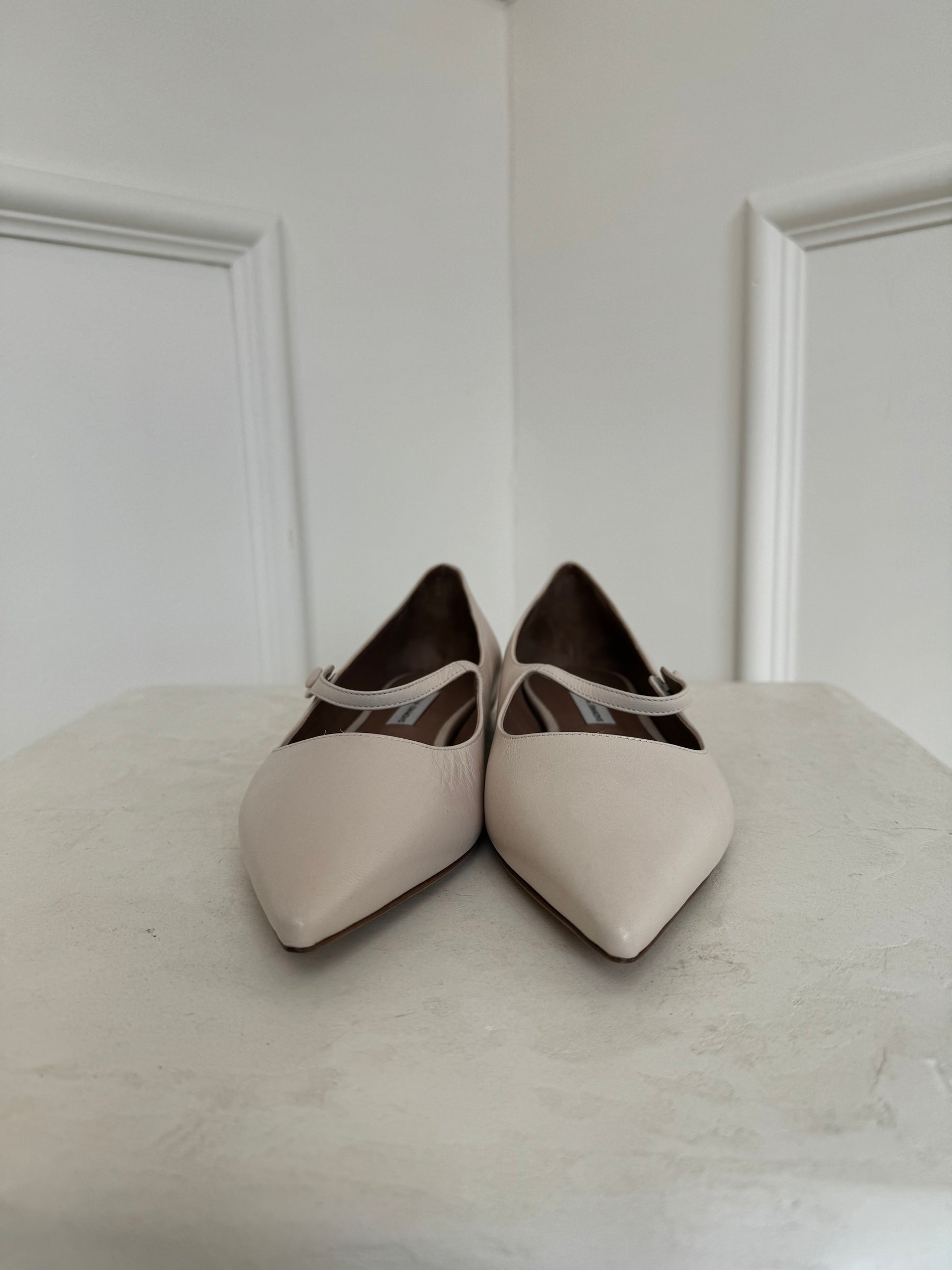 Tabitha Simmons Cream Leather Pointed Flats, 37.5