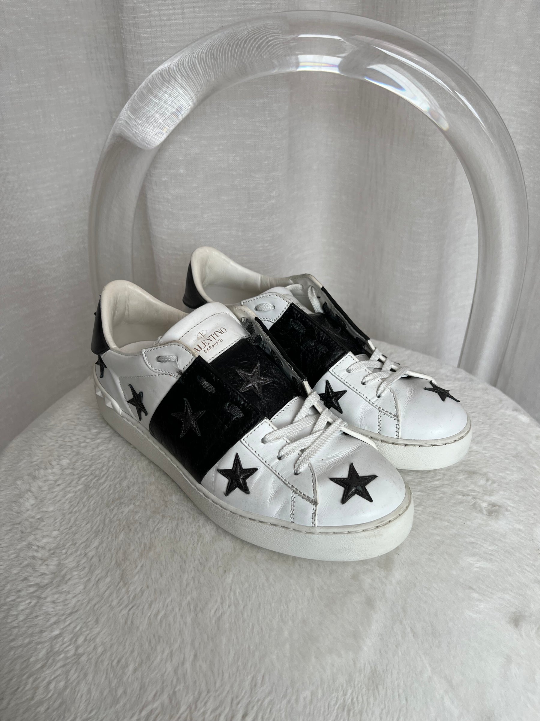 Valentino White and Black Leather Star Embellished Sneakers, 40