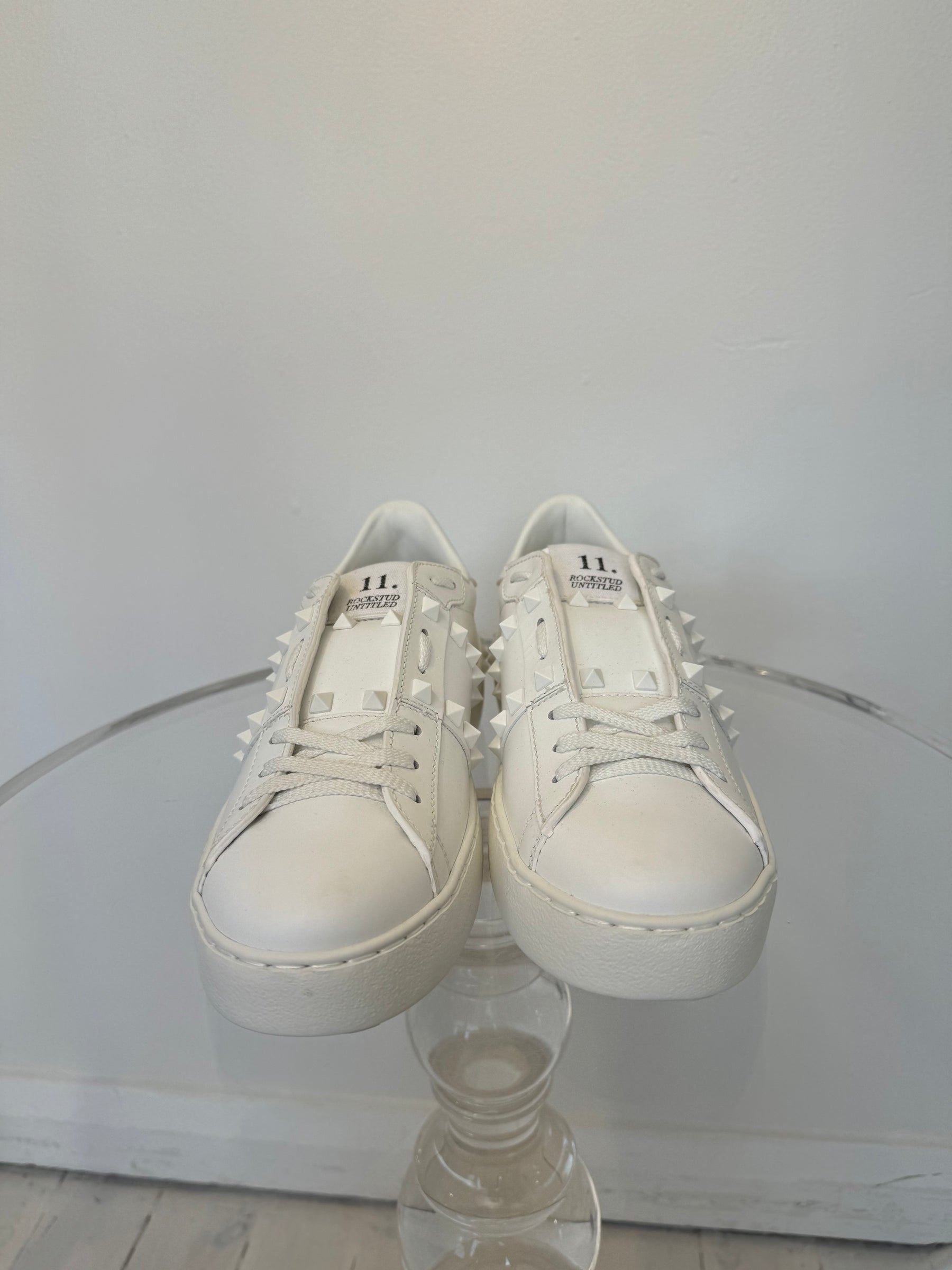 Valentino Garavani White Rockstud Sneakers, 39