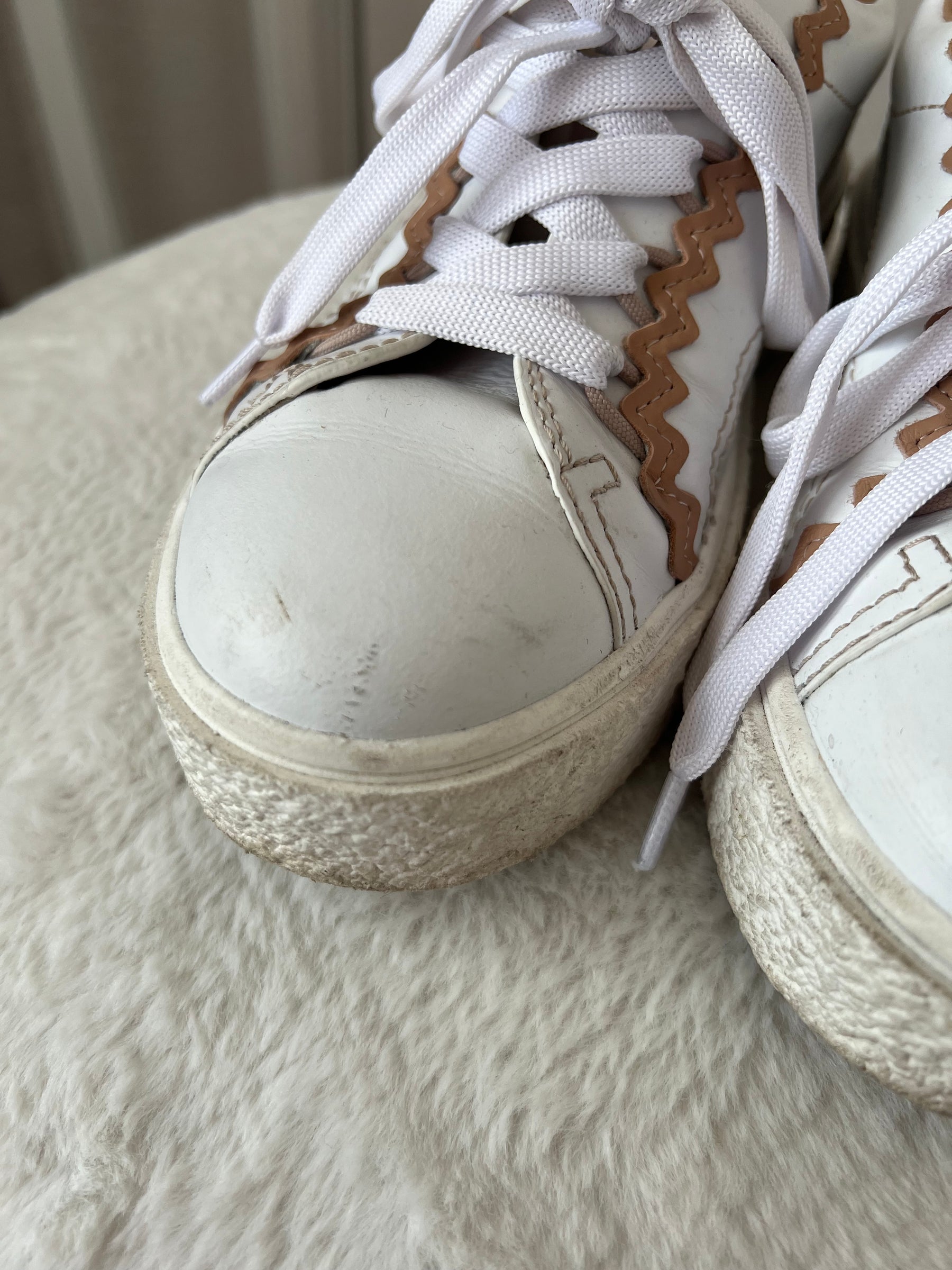 See by Chloé White Sneakers With Beige Stitch Detail, 36