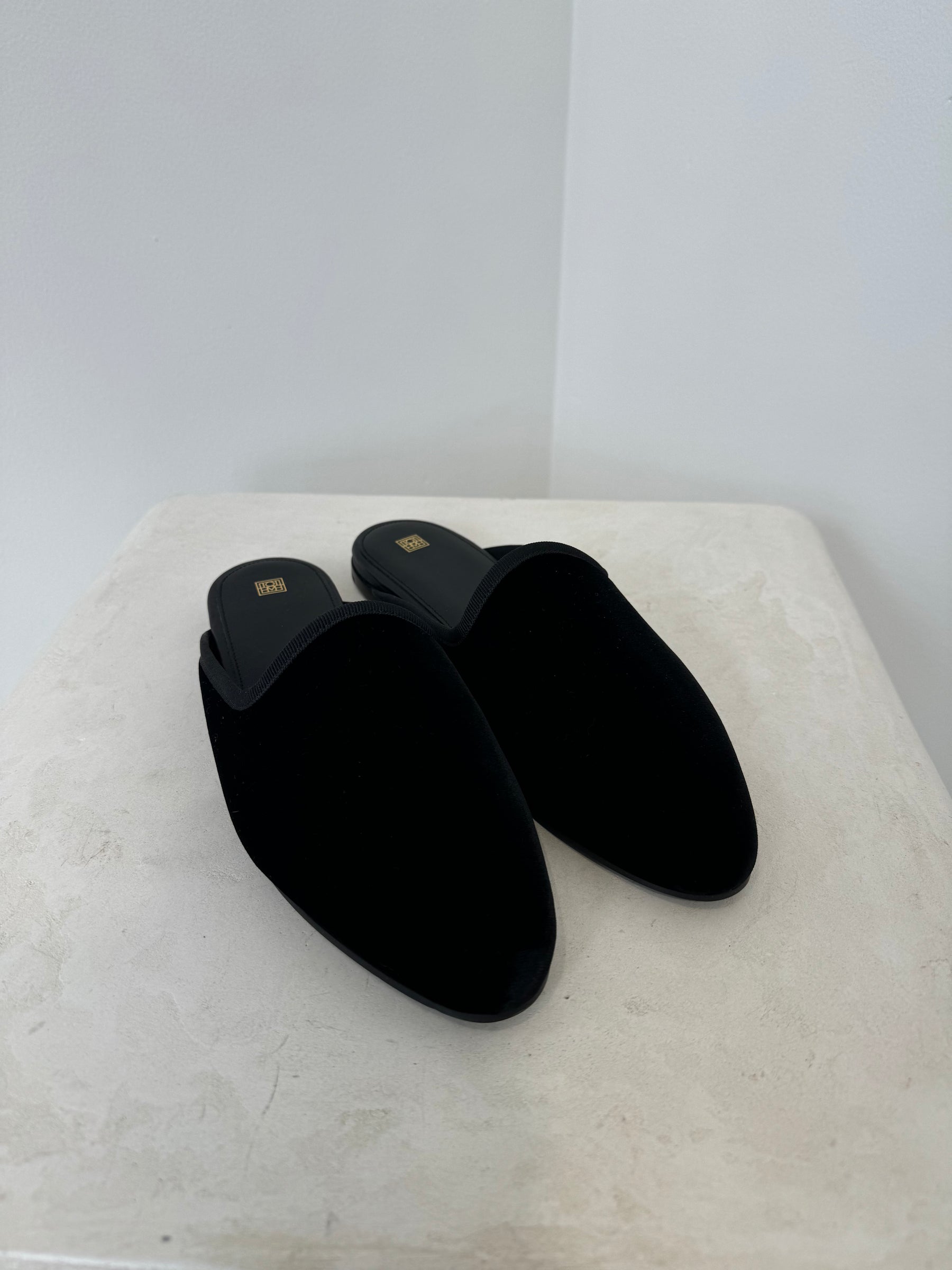 Totême Black Velvet Slipper Mules, 39