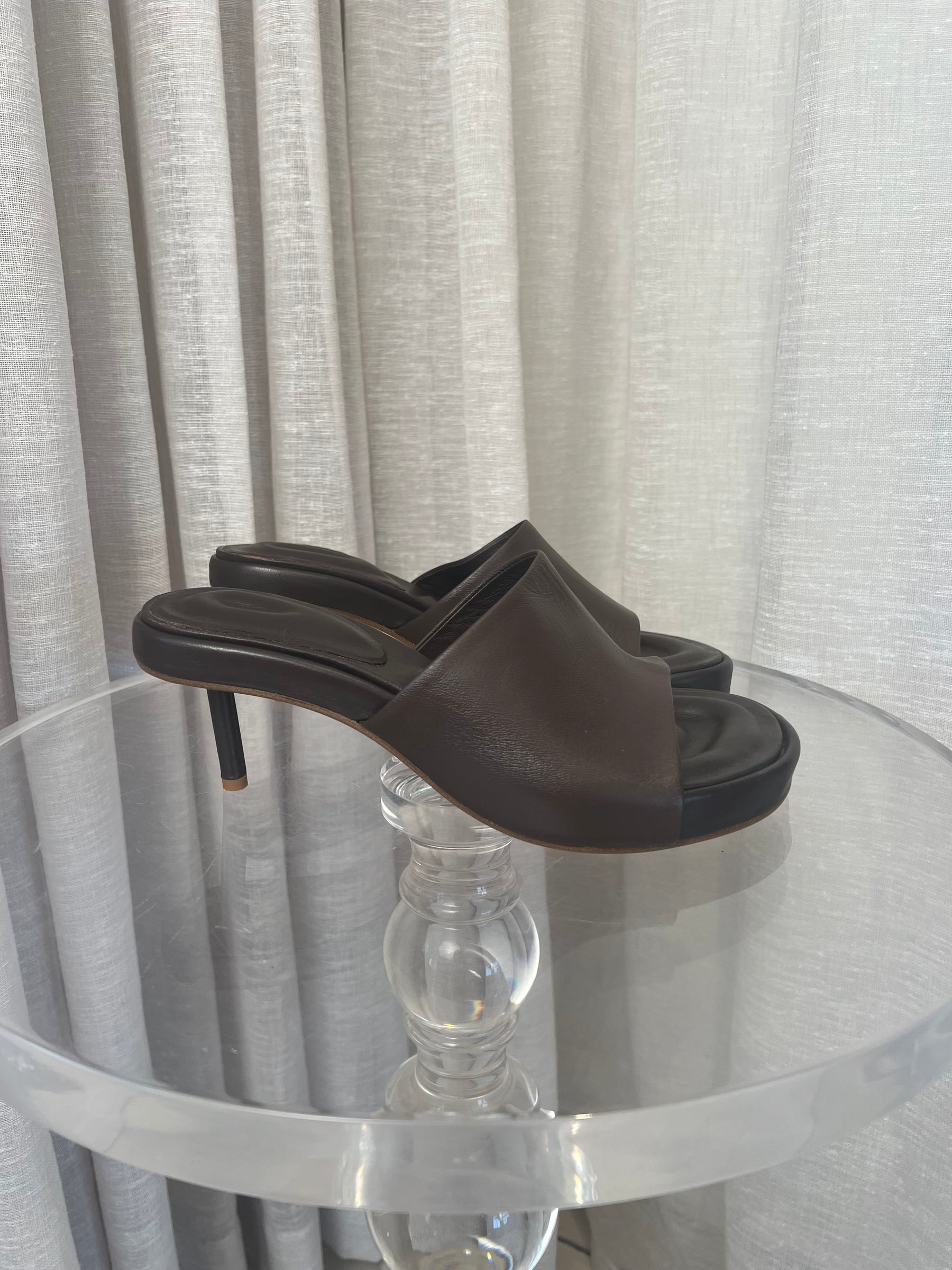 Jacquemus Argilla Leather Mules In Brown Leather, 40