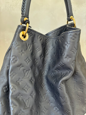 Louis Vuitton Navy Monogram Leather Artsy MM Bag