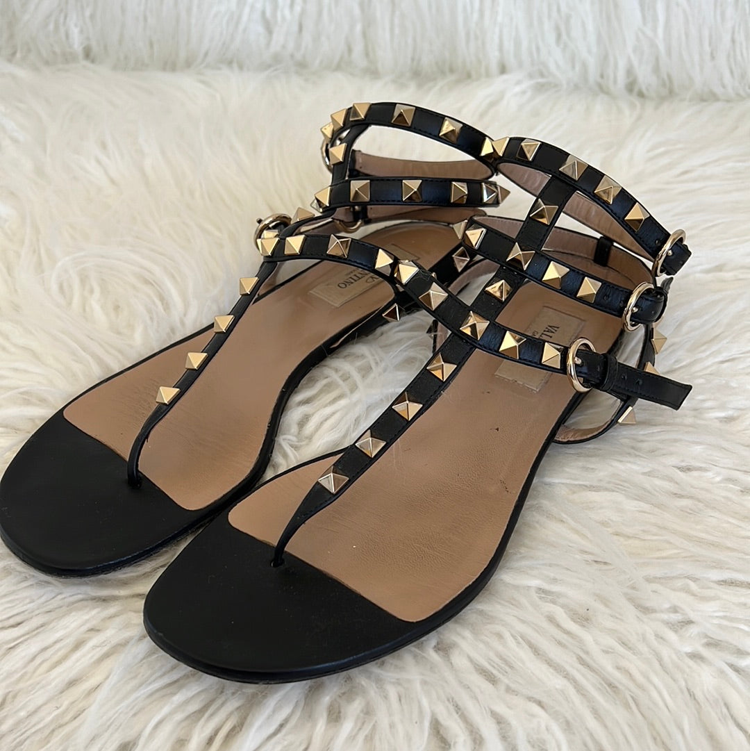 Valentino Garavani Rockstud ankle-strap flat sandals black, 38